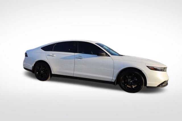 Used 2025 Honda Accord SE image 12