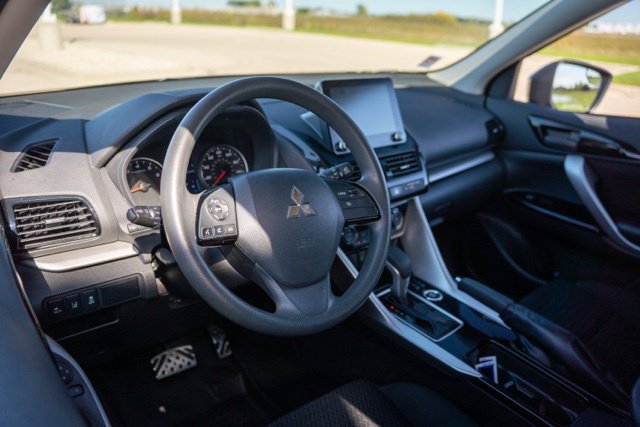 Used 2022 Mitsubishi Eclipse Cross LE AWD/4WD image 12