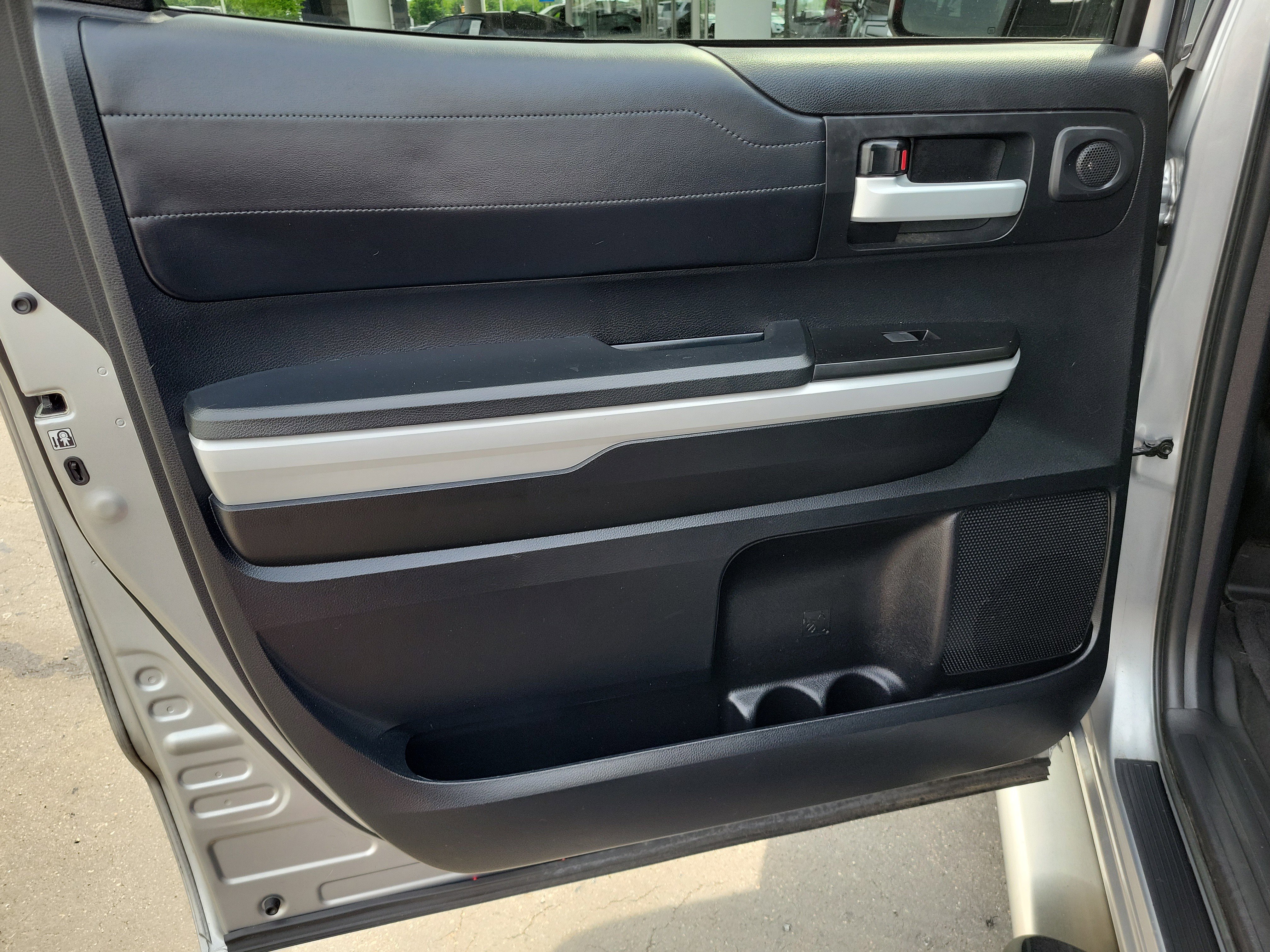 Used 2019 Toyota Tundra Limited w/ Limited Premium Package AWD/4WD image 14