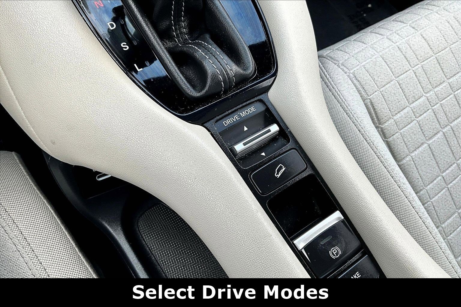 Used 2024 Honda HR-V LX image 14