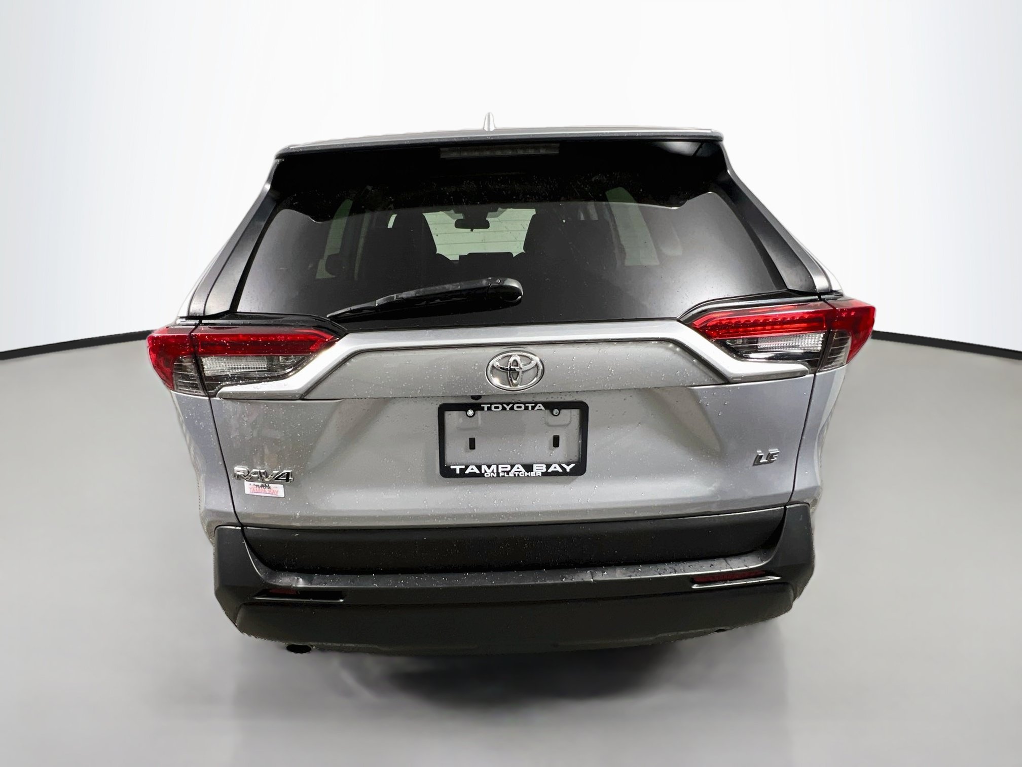 Used 2022 Toyota RAV4 LE FWD image 6