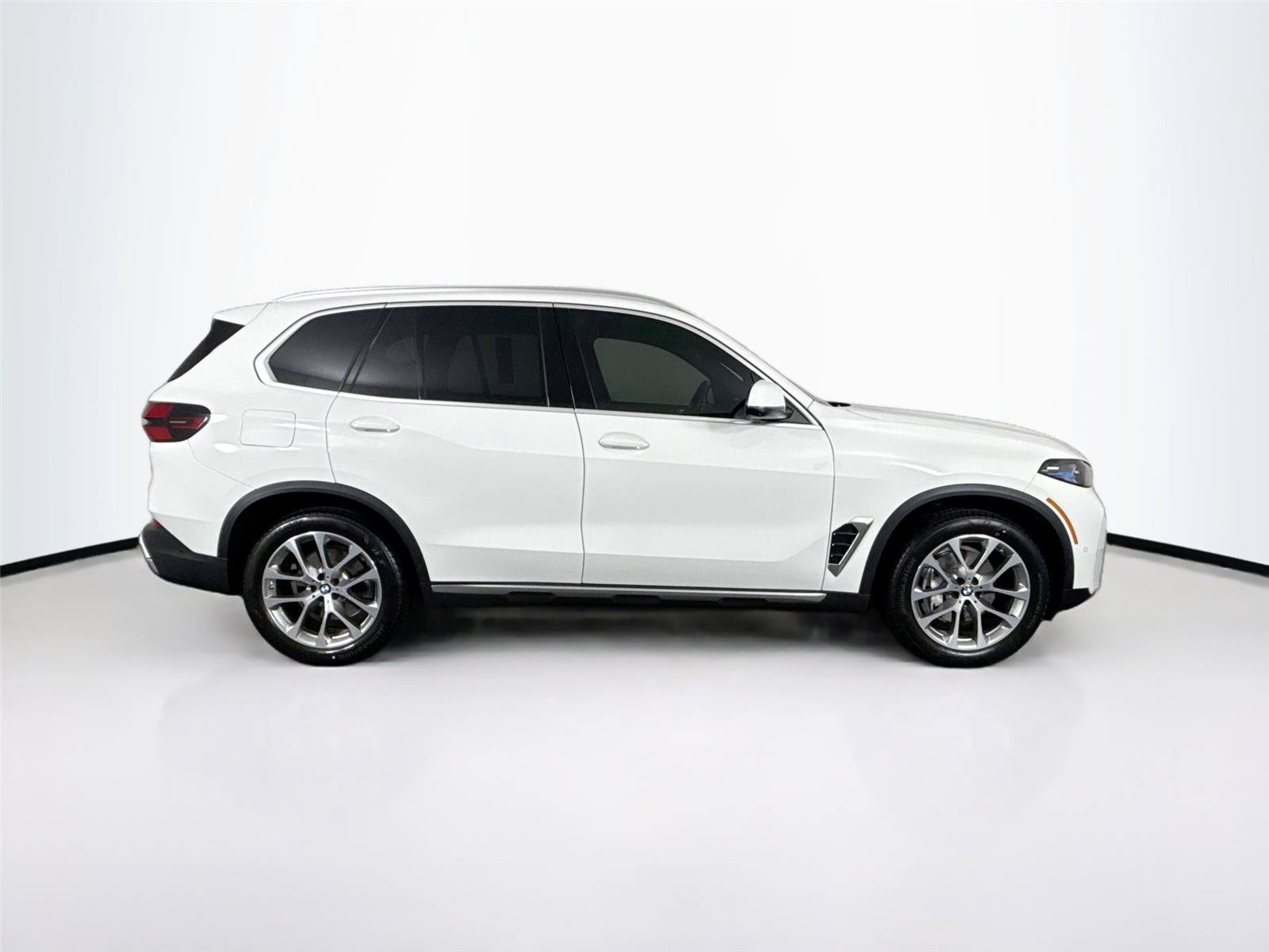 Used 2024 BMW X5 xDrive40i w/ Premium Package AWD/4WD image 11