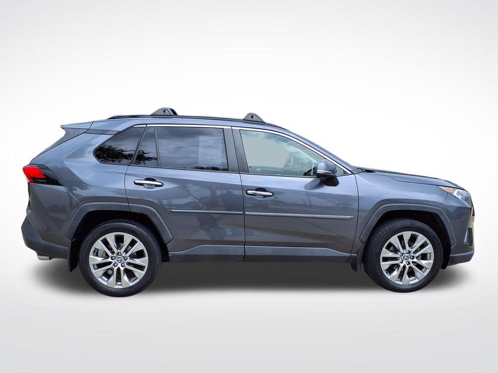 Used 2020 Toyota RAV4 Limited FWD image 5