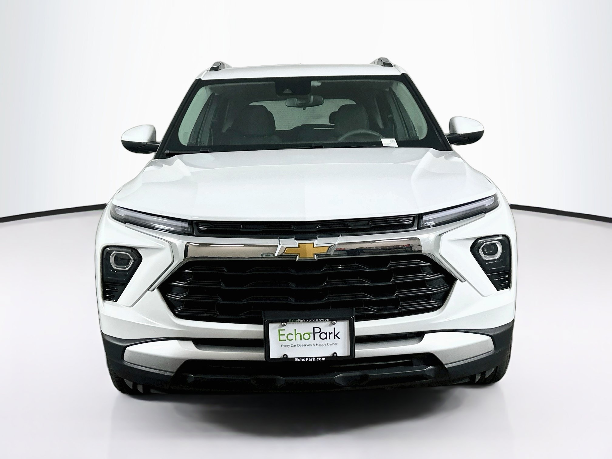 Used 2025 Chevrolet TrailBlazer LT FWD image 2