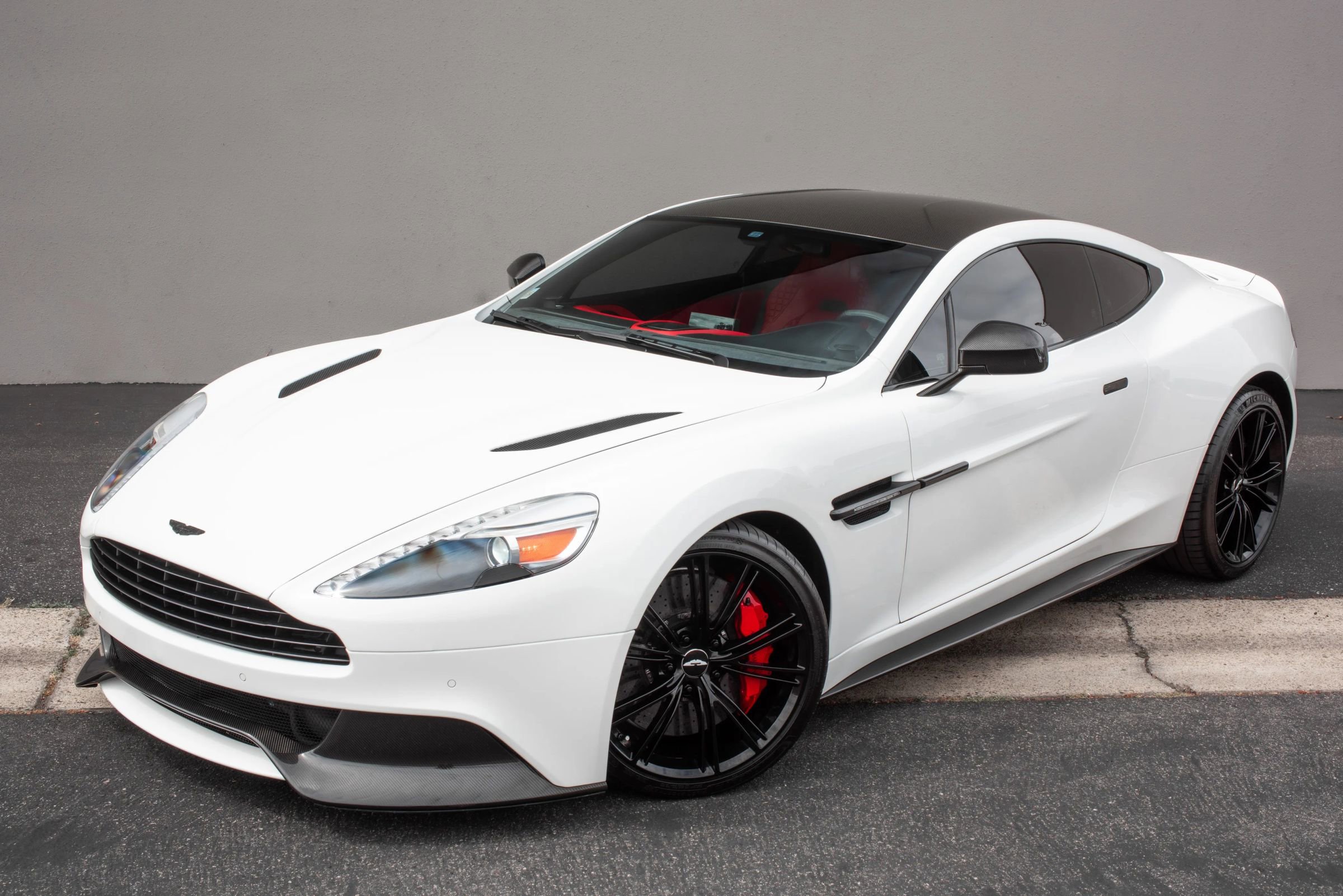 Used 2014 Aston Martin Vanquish Coupe RWD image 2
