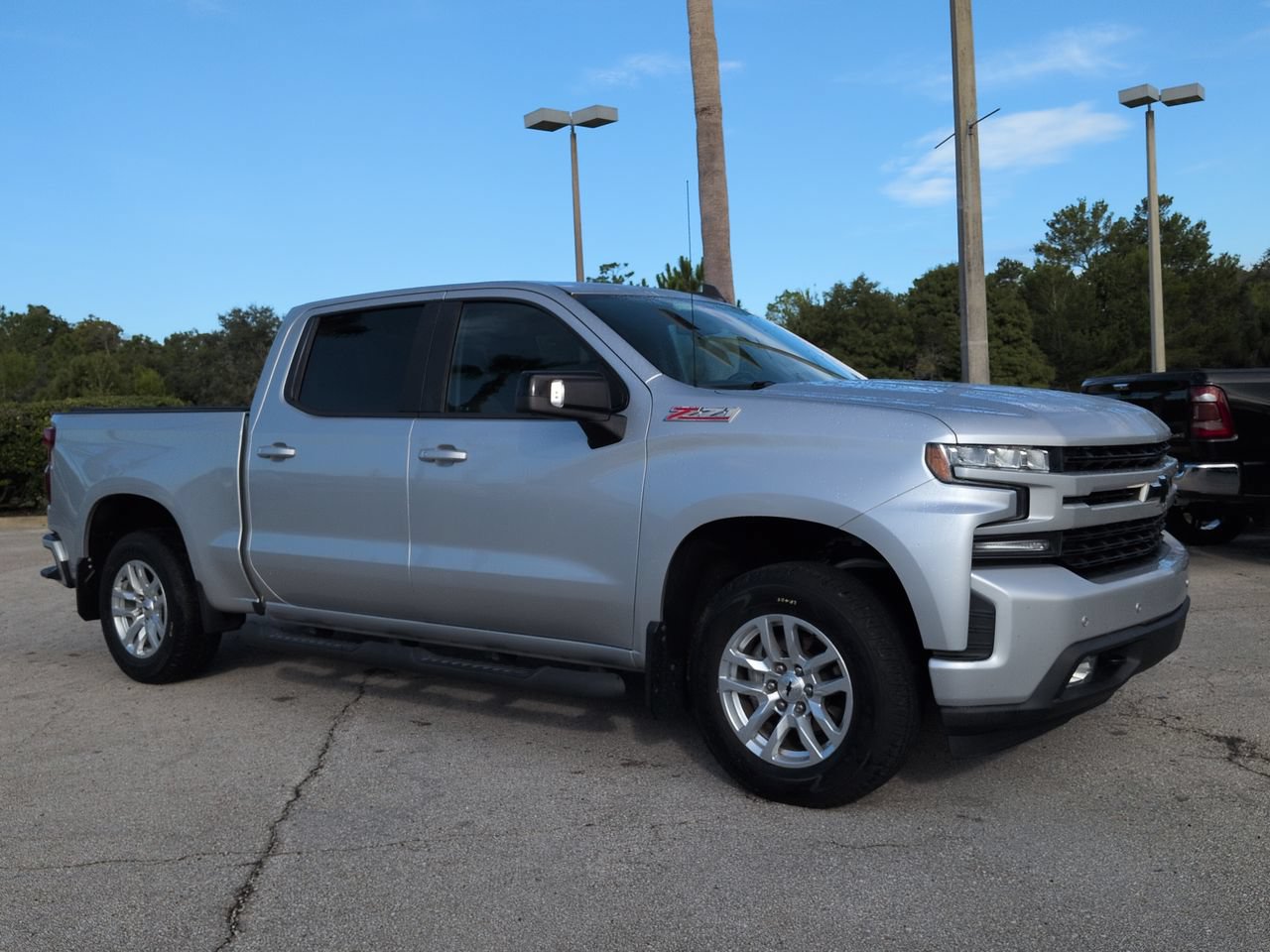 Used 2020 Chevrolet Silverado 1500 RST AWD/4WD image 2
