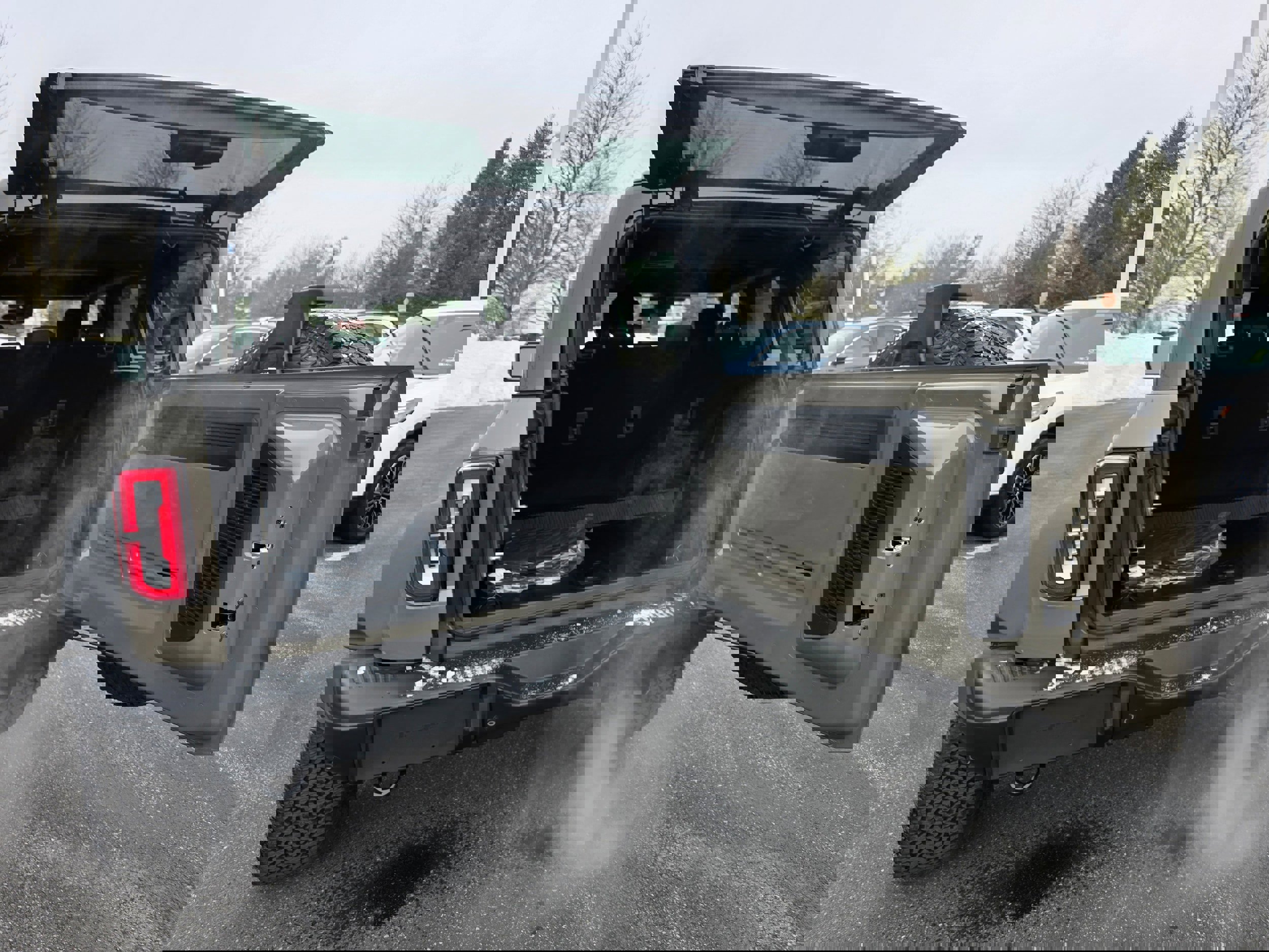 New 2025 Ford Bronco Badlands w/ Sasquatch Package image 9