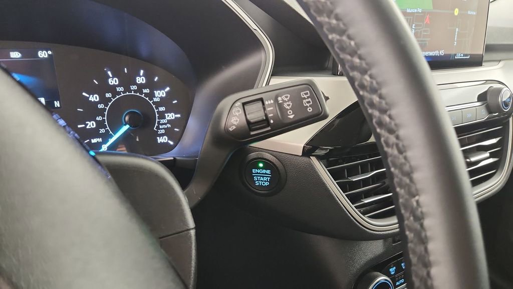 Used 2022 Ford Escape SEL AWD/4WD image 22