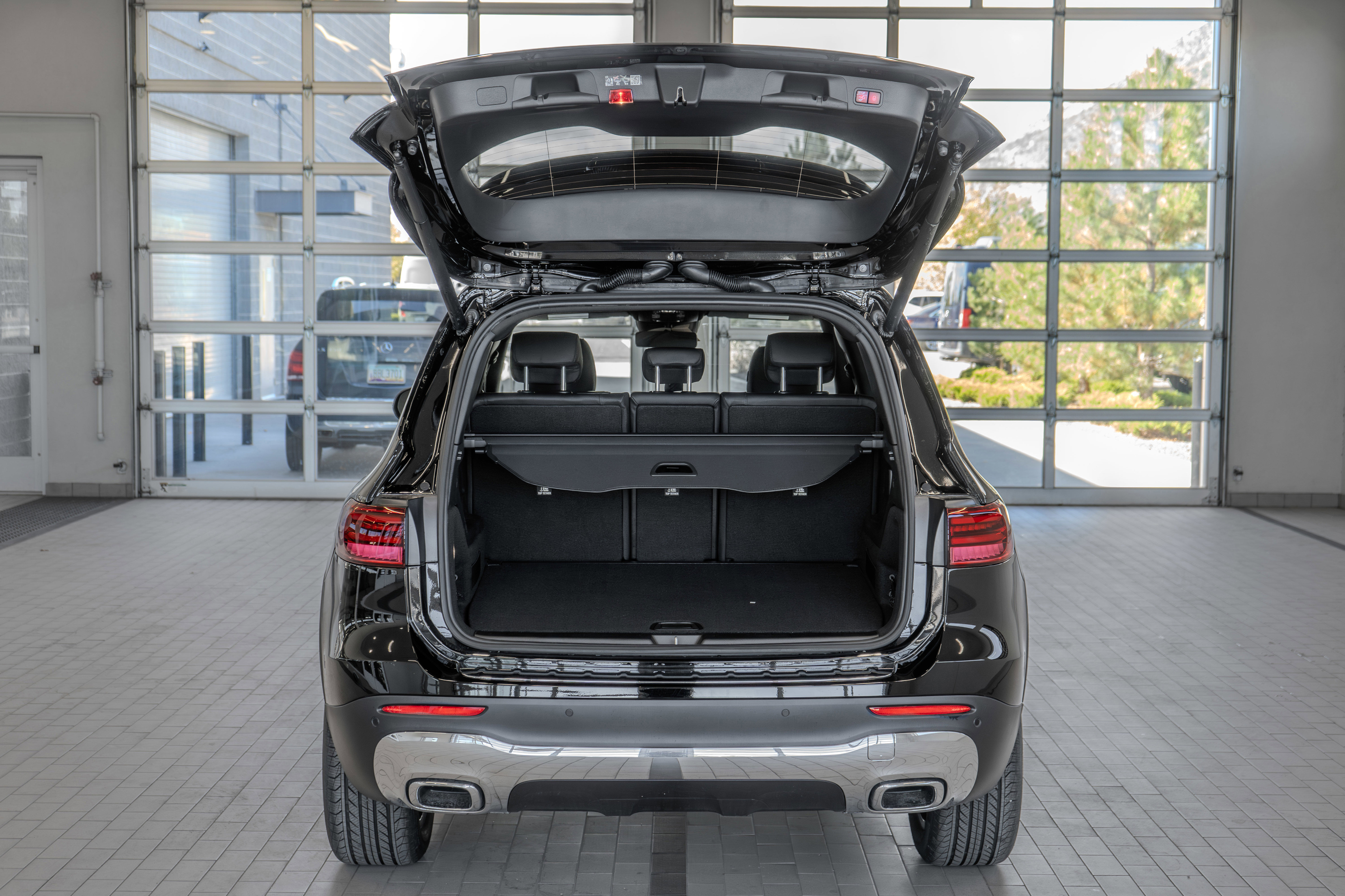 Used 2025 Mercedes-Benz GLB 250 image 16