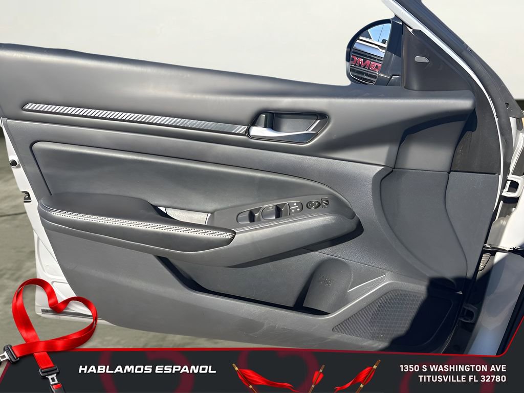 Used 2024 Nissan Altima 2.5 SV image 10