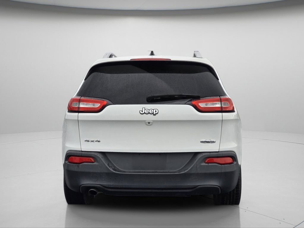 Used 2018 Jeep Cherokee Latitude AWD/4WD image 17