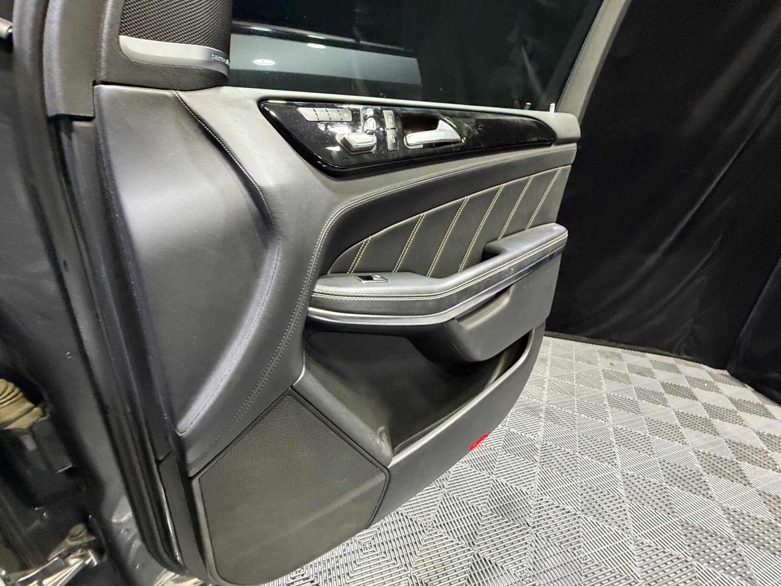 Used 2018 Mercedes-Benz GLS 63 AMG 4MATIC image 16