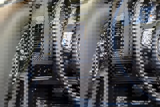 Used 2014 Jaguar F-TYPE Convertible image 33