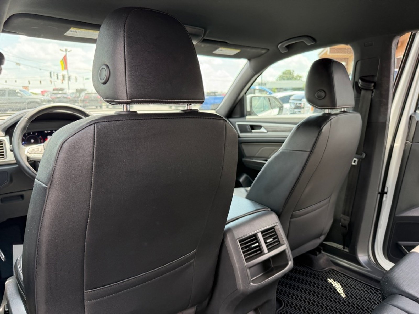 Used 2022 Volkswagen Atlas Cross Sport SE AWD/4WD image 30