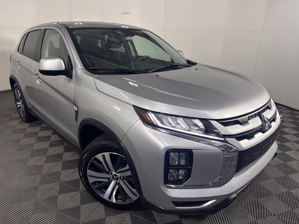 Used 2025 Mitsubishi Outlander Sport AWD image 2