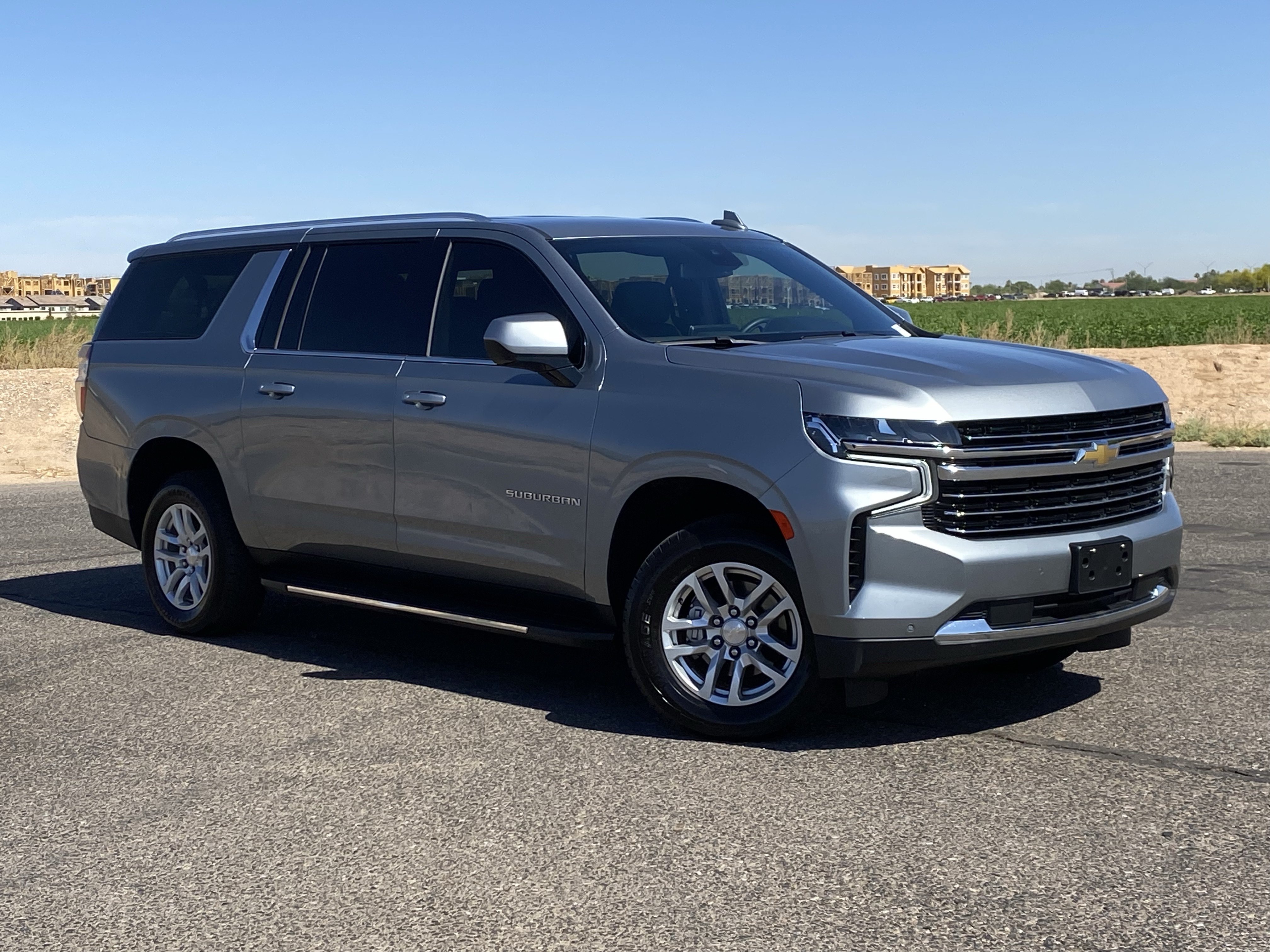 Used 2024 Chevrolet Suburban LT RWD image 36