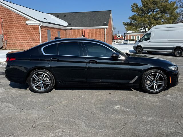 Used 2022 BMW 530i xDrive w/ Premium Package image 7
