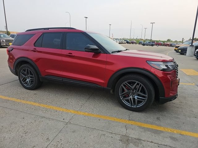 Used 2025 Ford Explorer ST w/ Sun And Sound Package AWD/4WD image 3