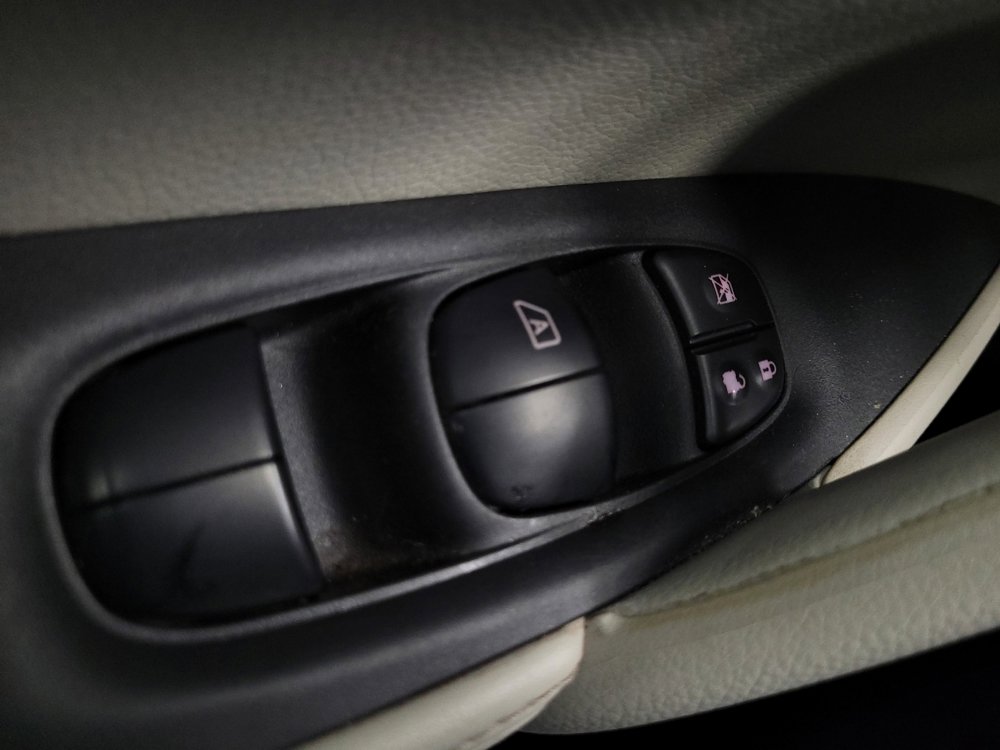 Used 2019 Nissan Rogue Sport SV image 27