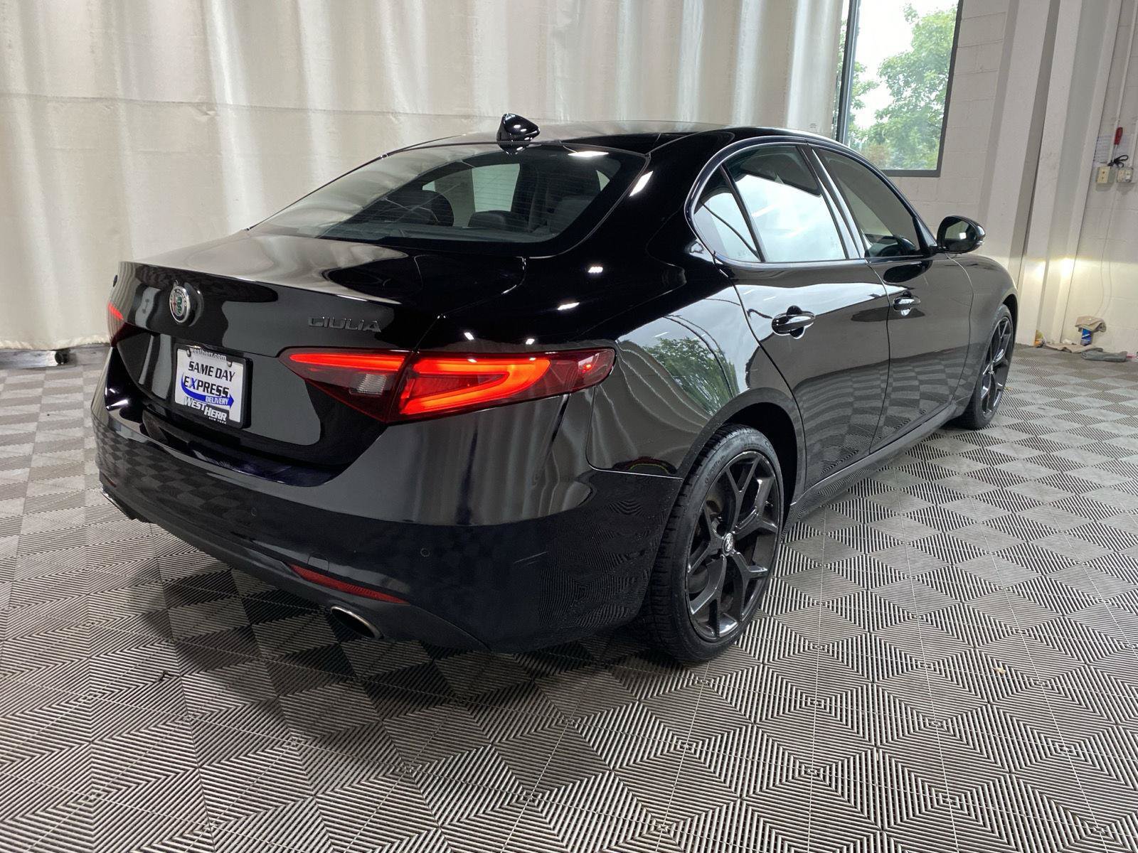 Used 2021 Alfa Romeo Giulia Ti w/ Nero Edizione AWD/4WD image 7
