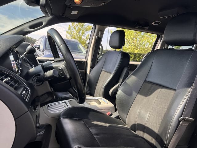 Used 2019 Dodge Grand Caravan SXT FWD image 11