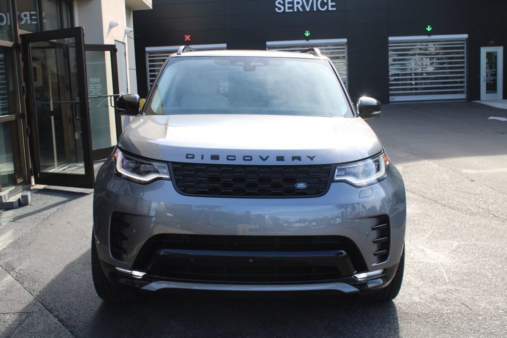 Certified 2025 Land Rover Discovery Dynamic SE AWD/4WD image 3