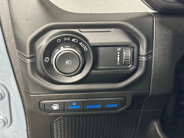 Used 2024 Jeep Wrangler Unlimited Sahara w/ Technology Group image 19