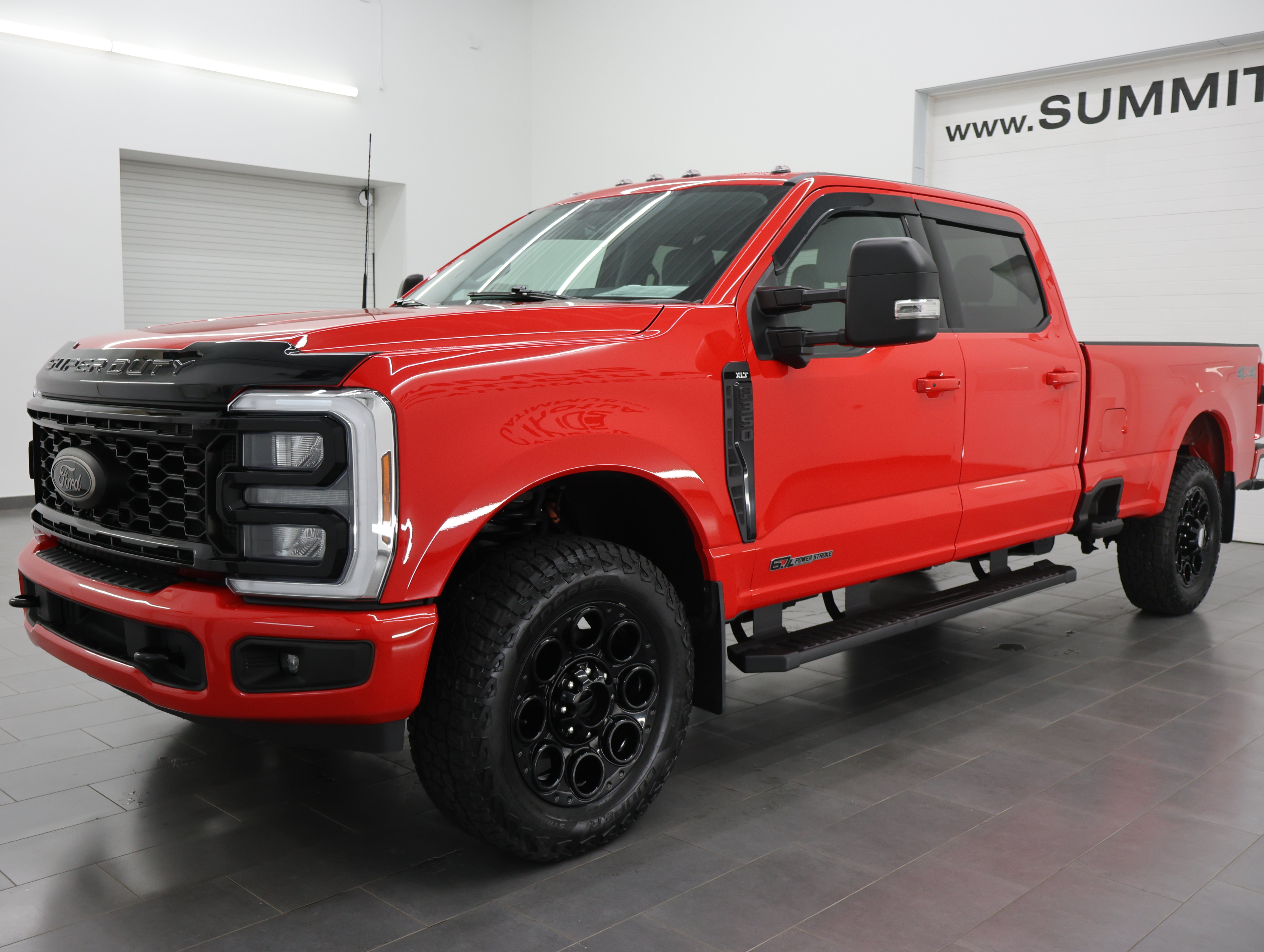 Used 2025 Ford F350 XLT w/ Black Appearance Package AWD/4WD image 7
