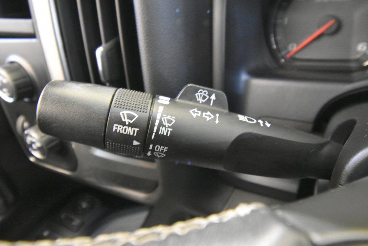 Used 2018 Chevrolet Silverado 1500 LT w/ All Star Edition AWD/4WD image 32
