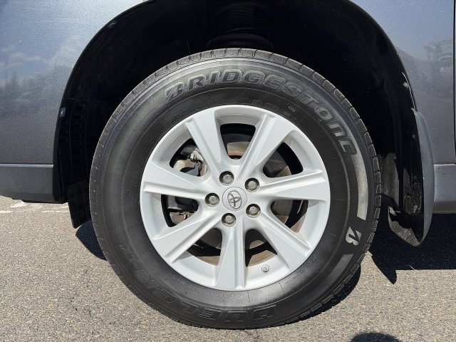Used 2013 Toyota Highlander Plus w/ Protection Pkg AWD/4WD image 19