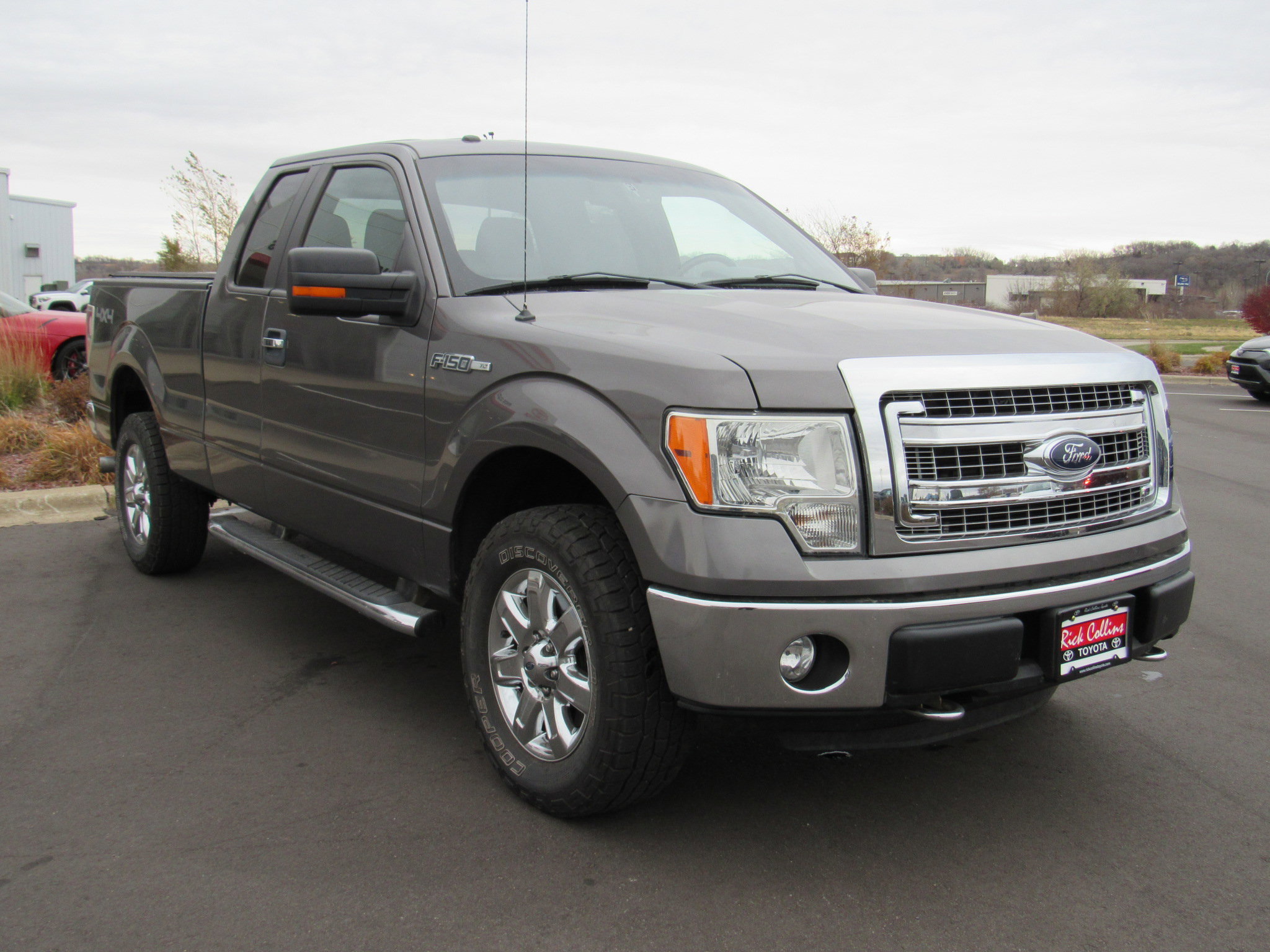 Used 2014 Ford F150 XLT w/ XLT Chrome Package image 4