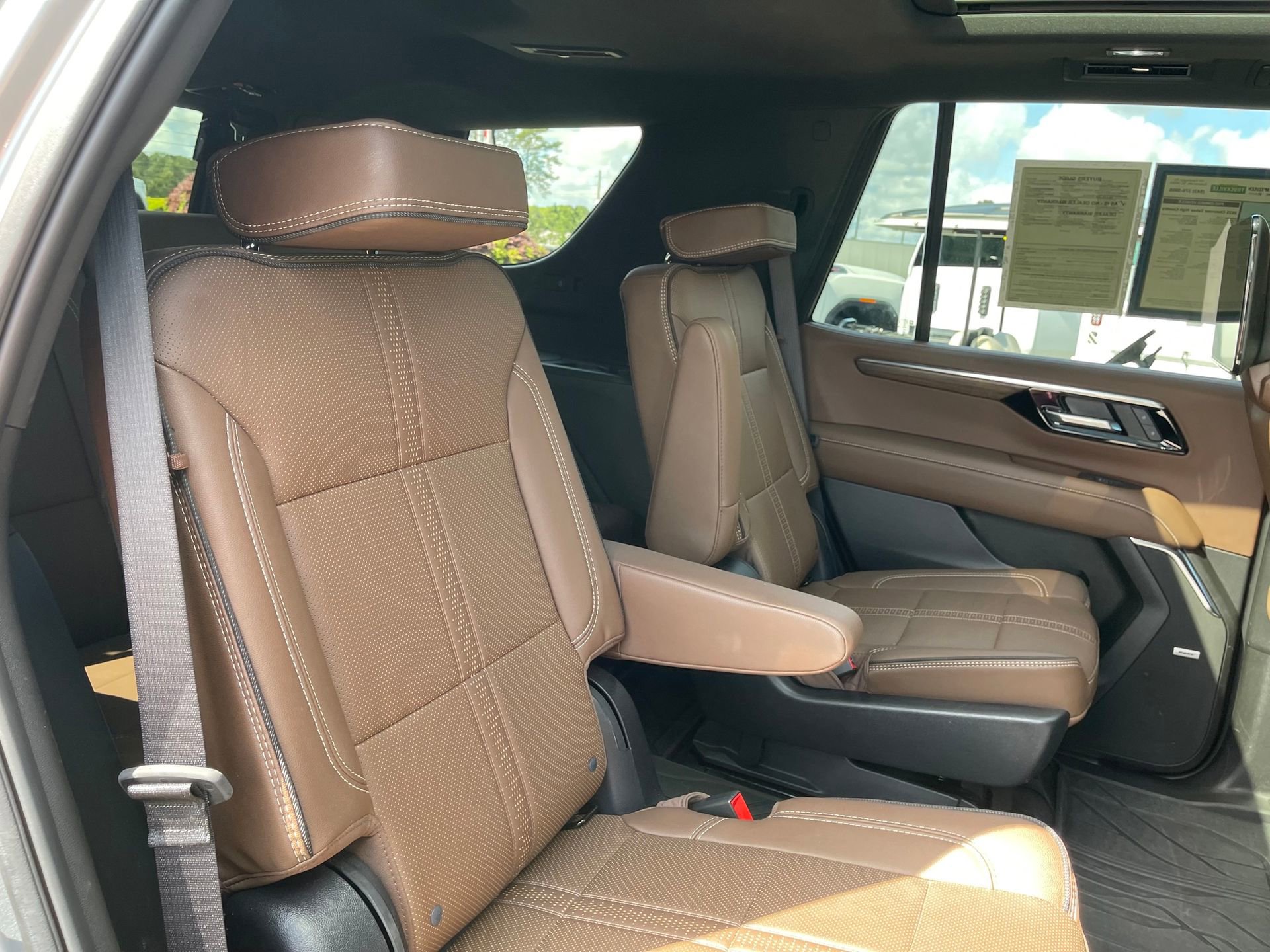 Used 2025 Chevrolet Tahoe High Country image 25