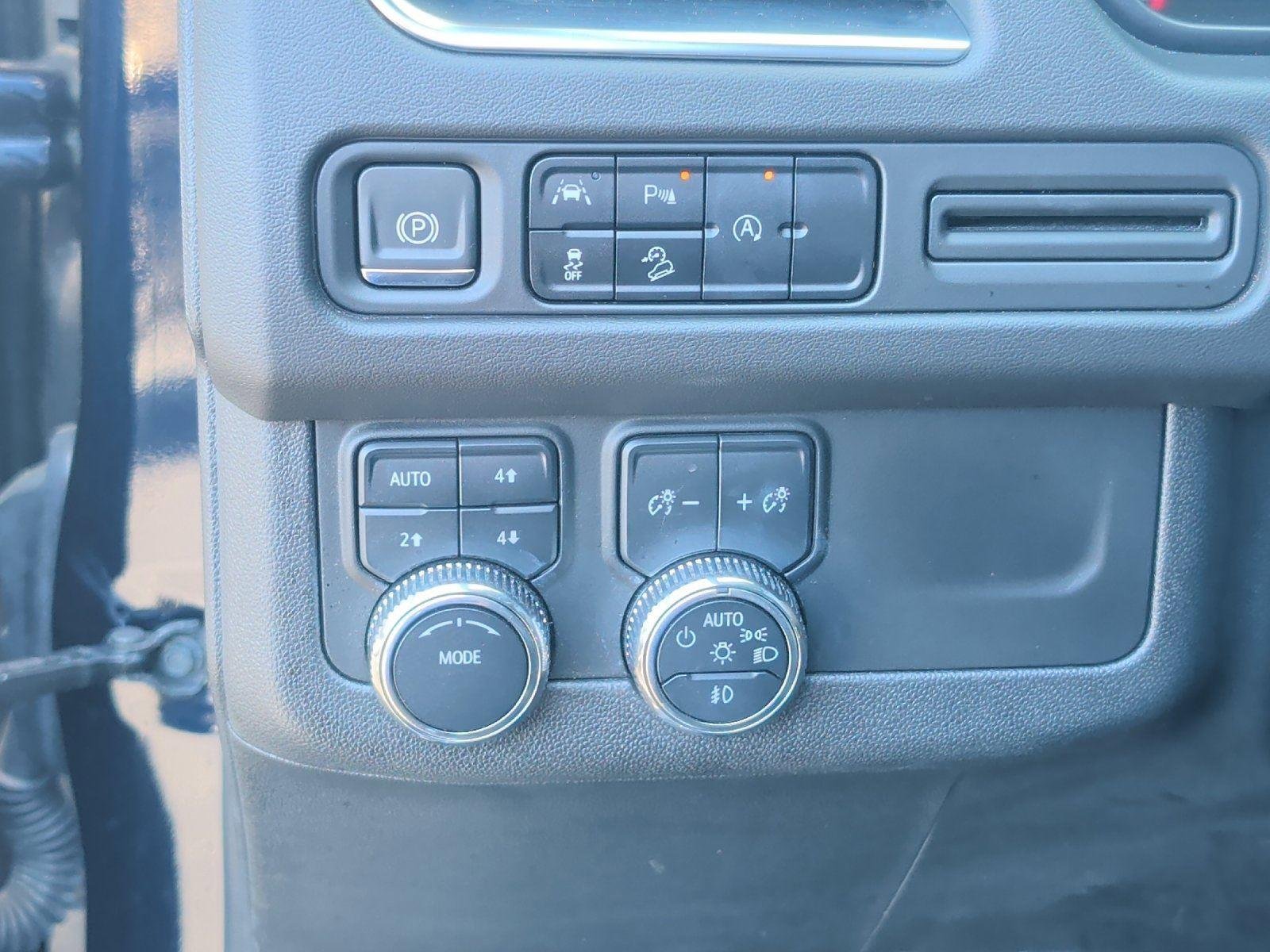 Used 2024 GMC Yukon AT4 AWD/4WD image 17