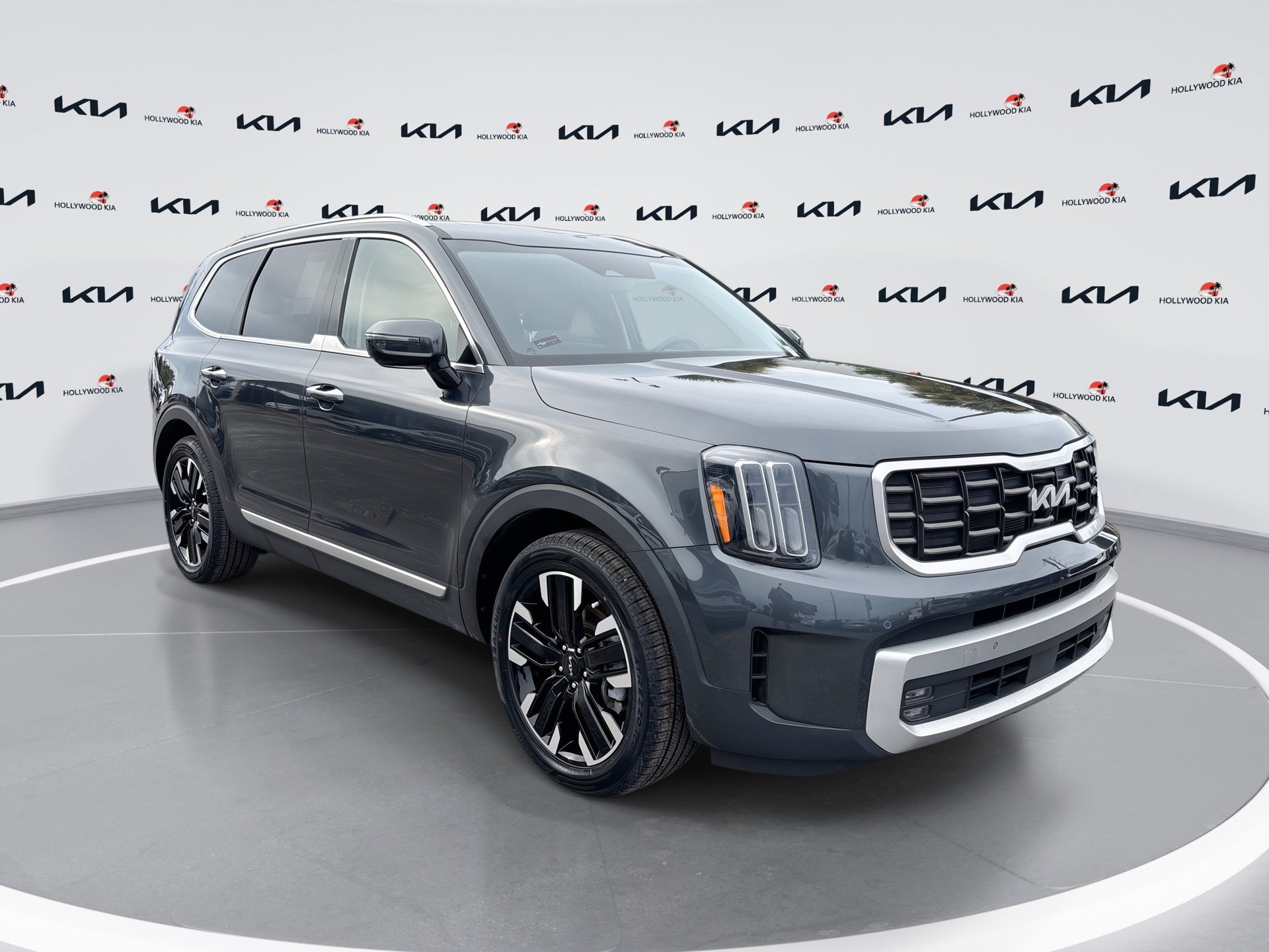 Certified 2024 Kia Telluride SX w/ Towing Package AWD/4WD image 1
