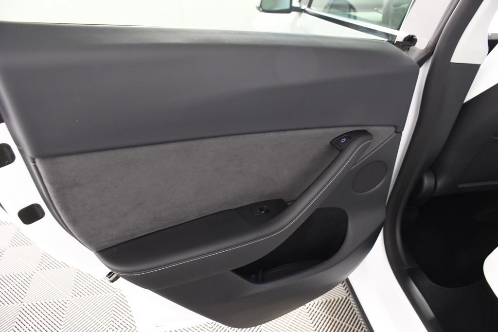 Used 2023 Tesla Model Y Long Range image 26