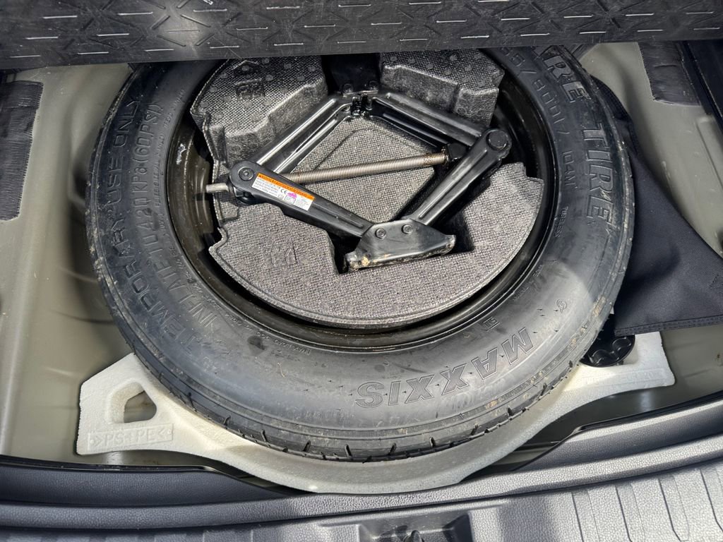 Used 2024 Toyota RAV4 LE image 24