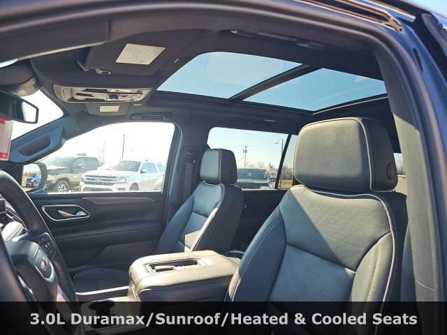 Used 2023 GMC Yukon XL SLT w/ SLT Premium Package image 9
