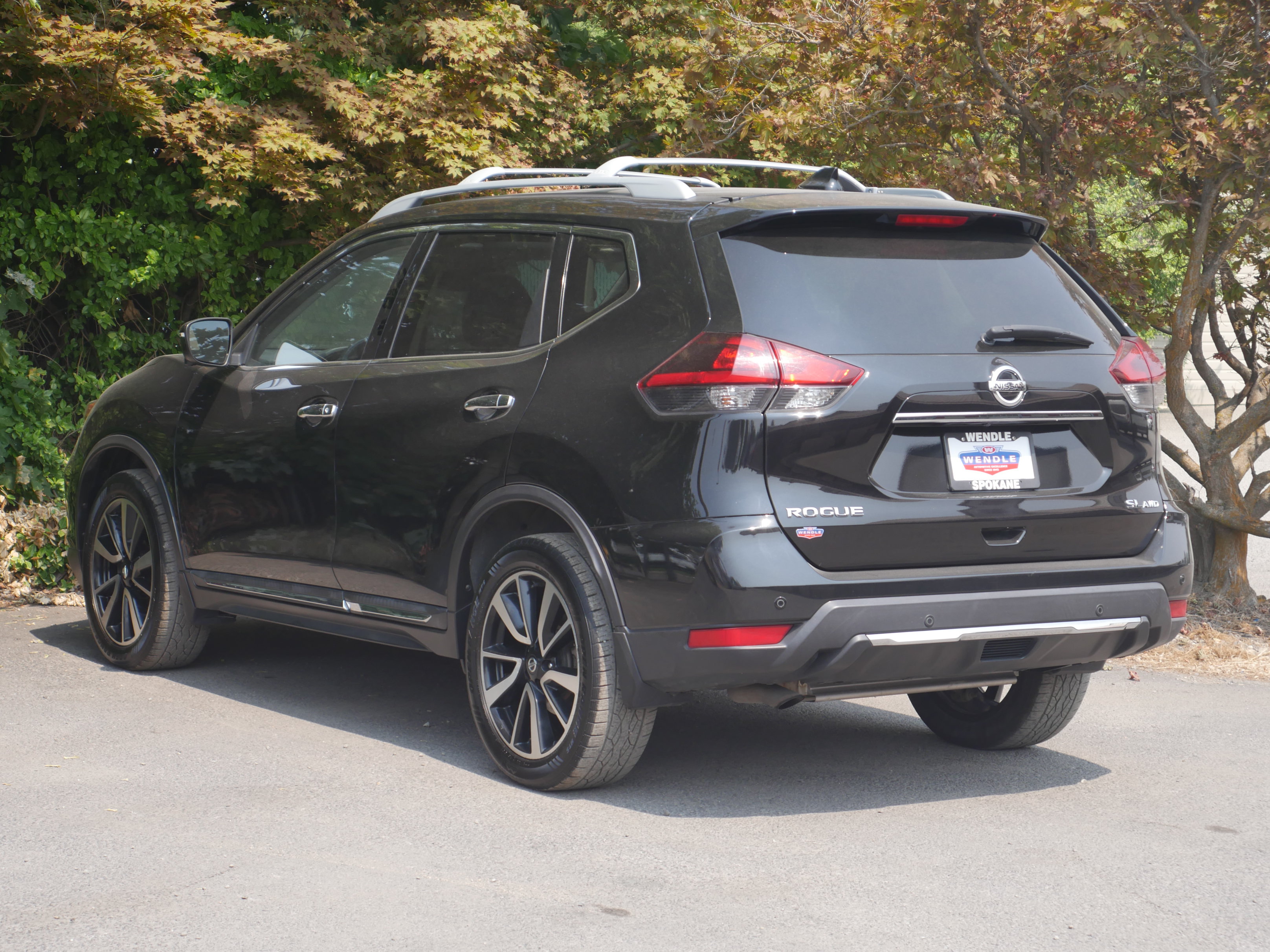 Used 2019 Nissan Rogue SL w/ Premium Package AWD/4WD image 17