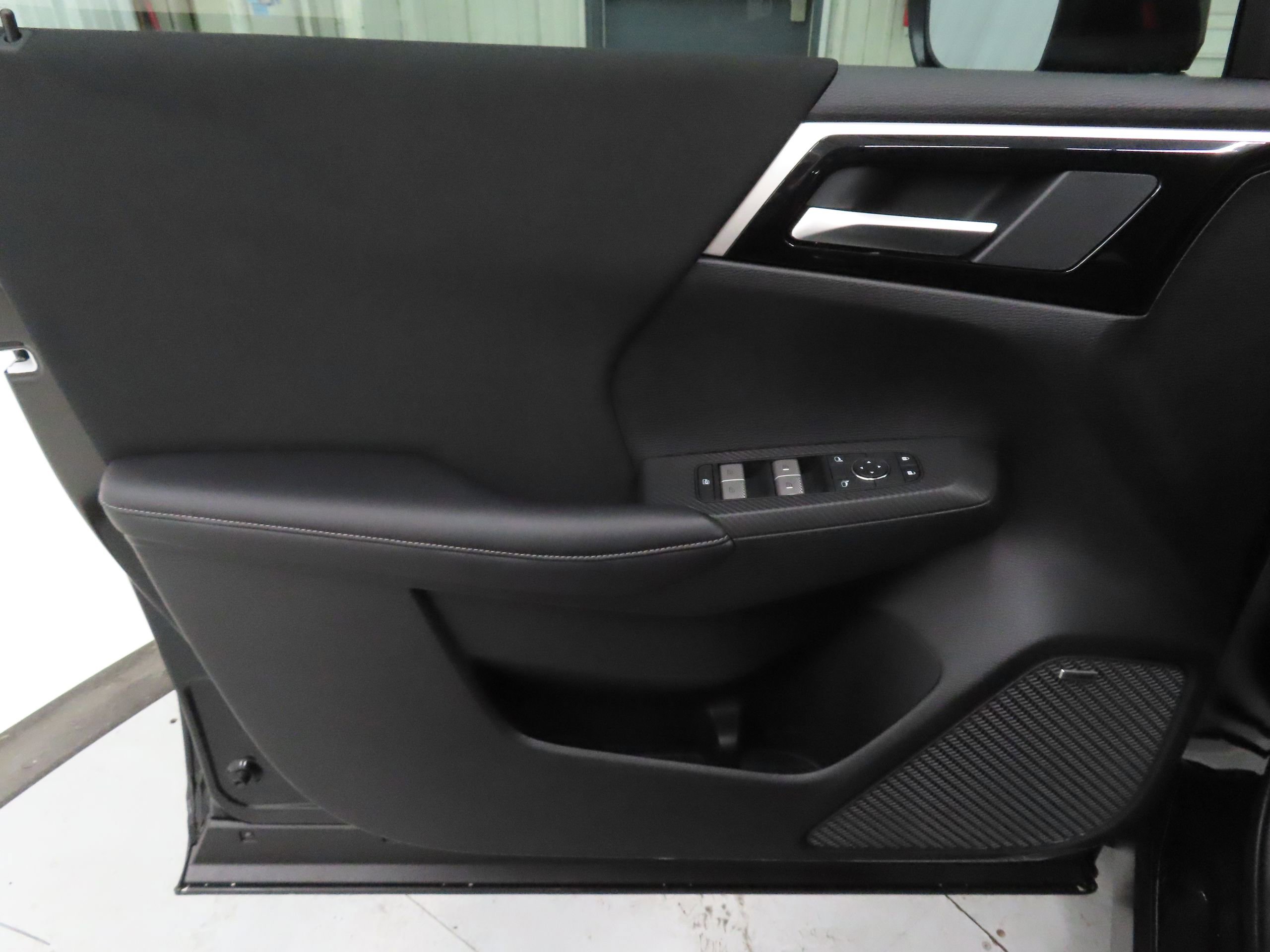 New 2026 Mitsubishi Outlander ES image 9