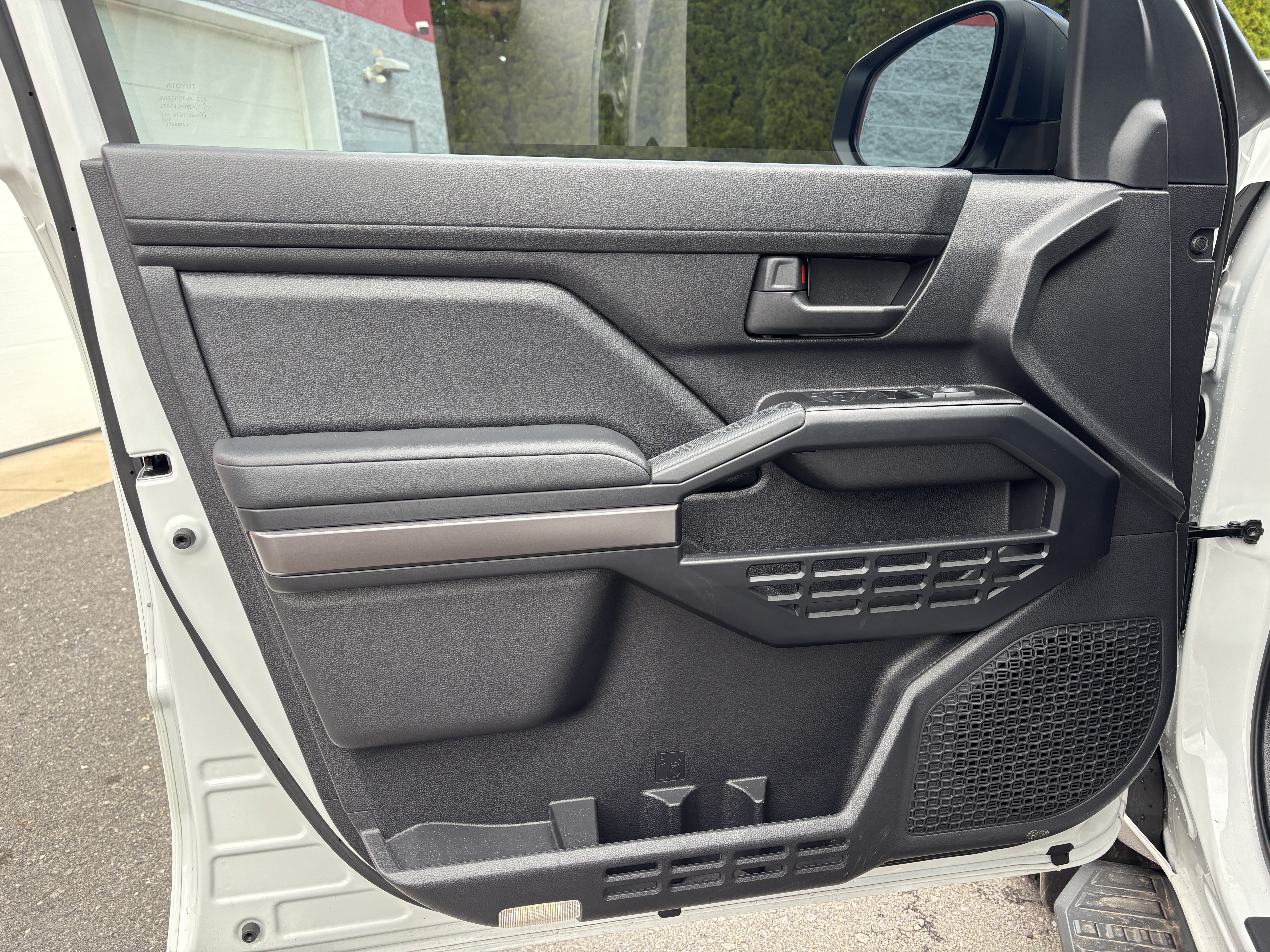 Certified 2025 Toyota 4Runner SR5 AWD/4WD image 16