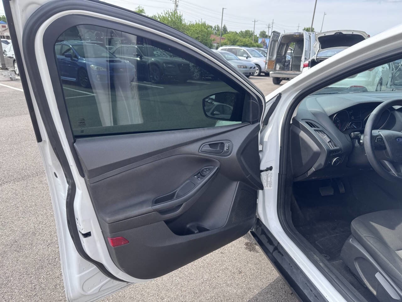 Used 2018 Ford Focus S FWD image 11