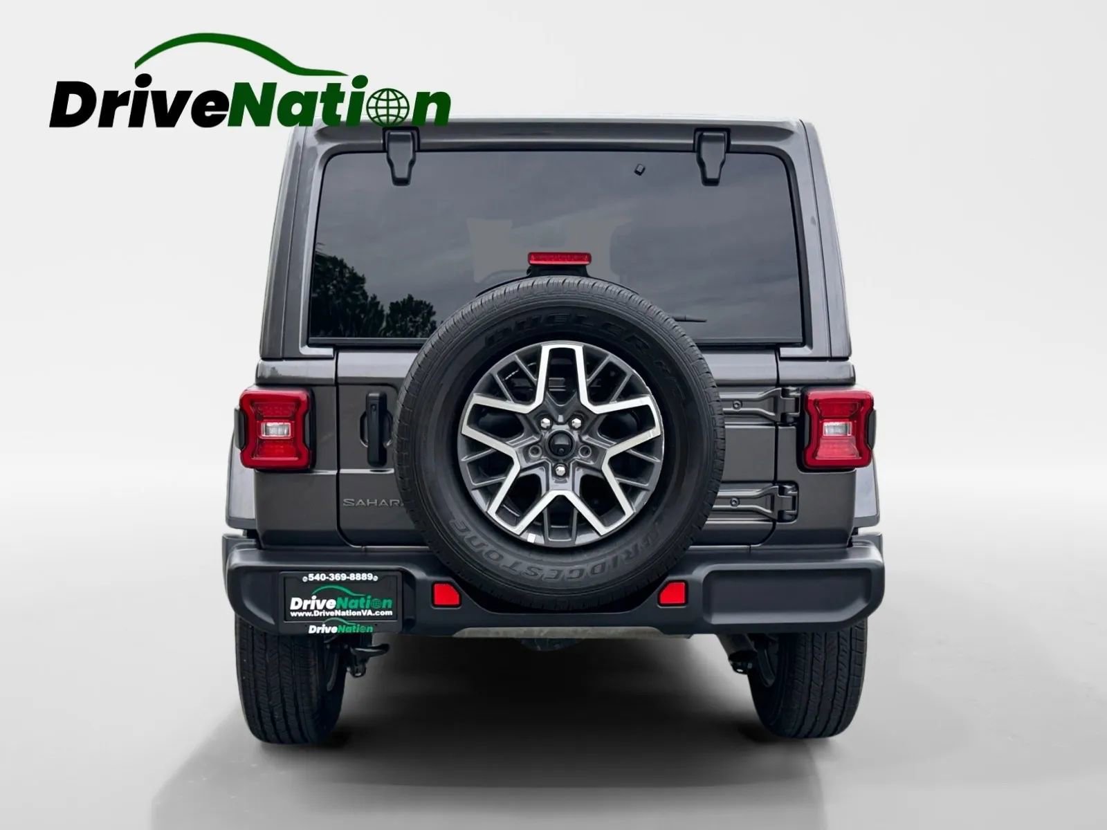 Used 2025 Jeep Wrangler Unlimited Sahara image 6