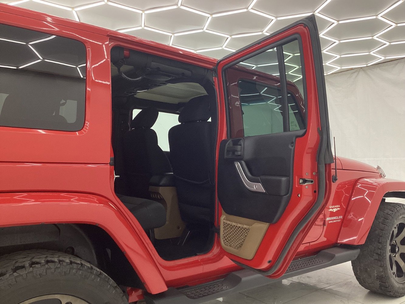 Used 2011 Jeep Wrangler Unlimited Sahara image 23
