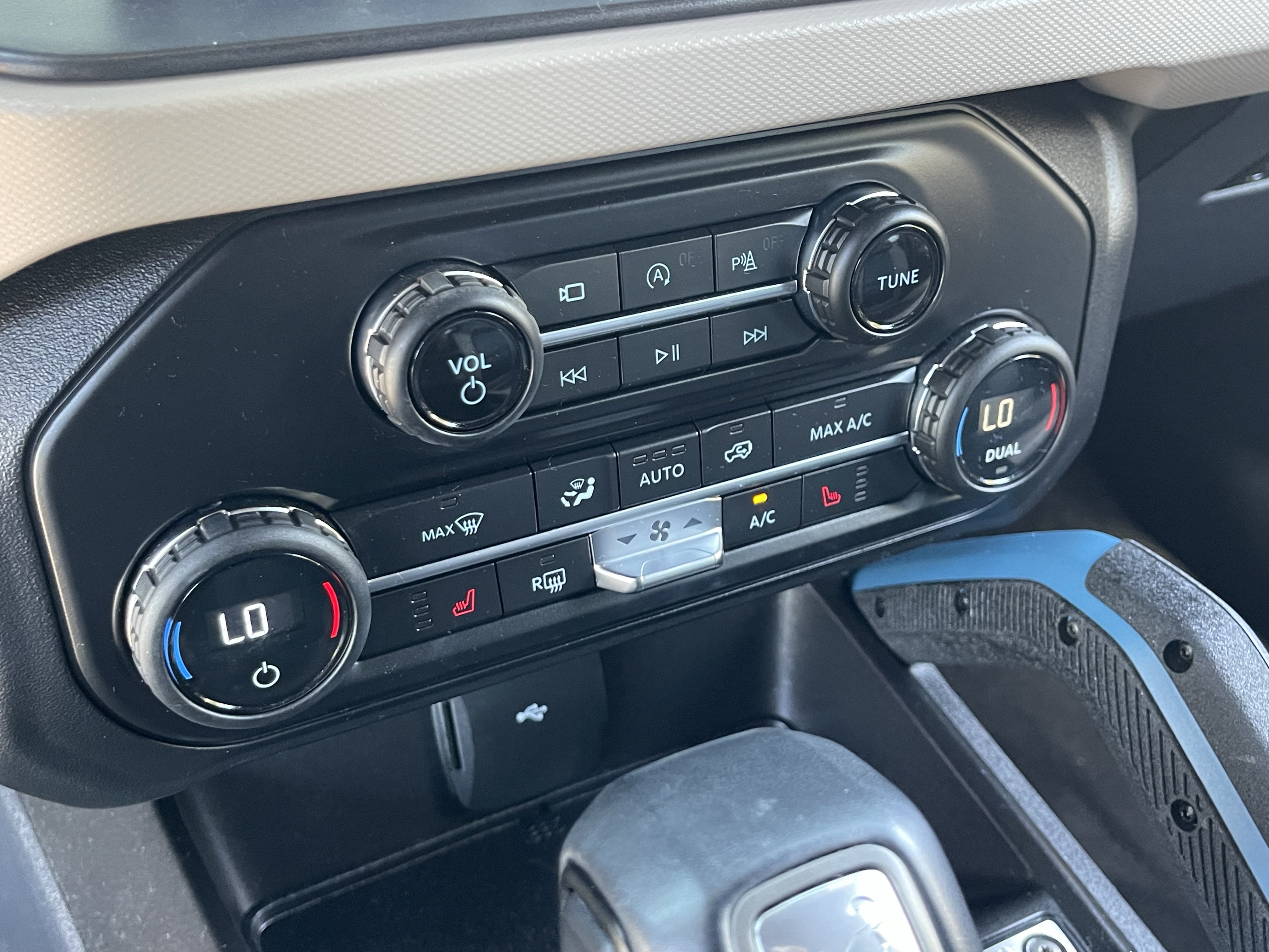 Used 2021 Ford Bronco Wildtrak AWD/4WD image 25