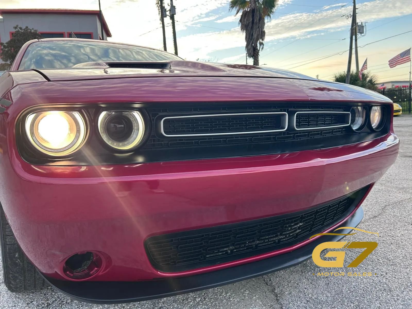 Used 2017 Dodge Challenger SXT RWD image 6