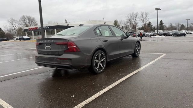 Used 2024 Volvo S60 B5 Core image 7