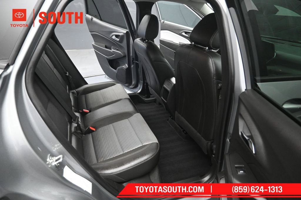 Used 2025 Chevrolet Trax LT w/ LT Convenience Package FWD image 29