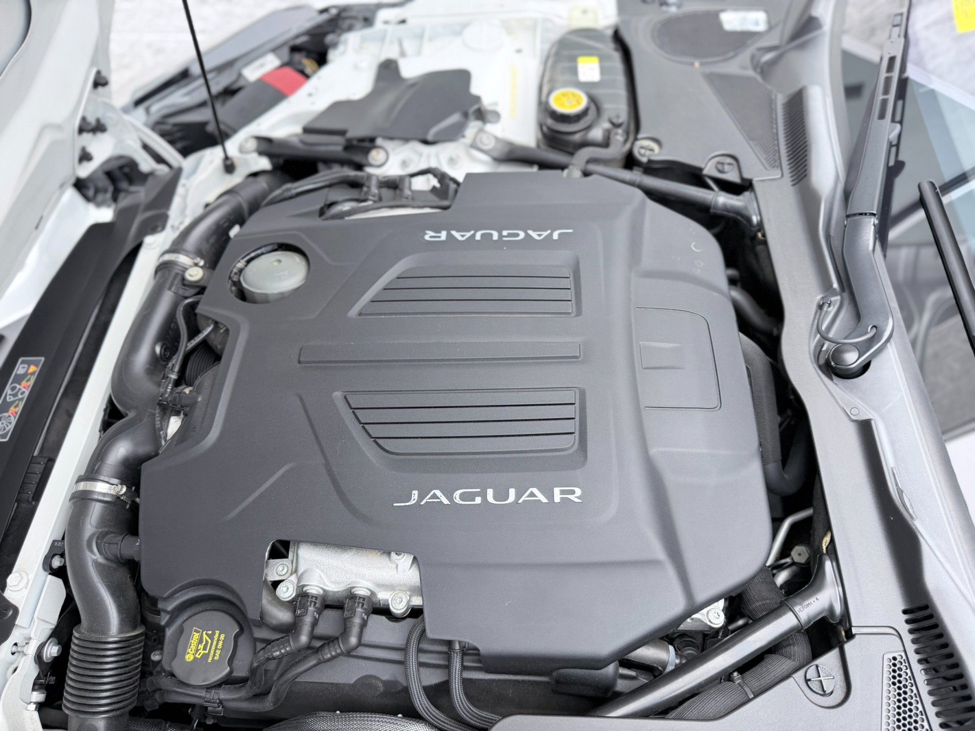 Used 2017 Jaguar F-TYPE R AWD/4WD image 49