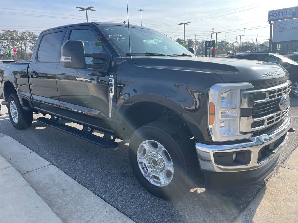 Used 2025 Ford F250 XLT image 1