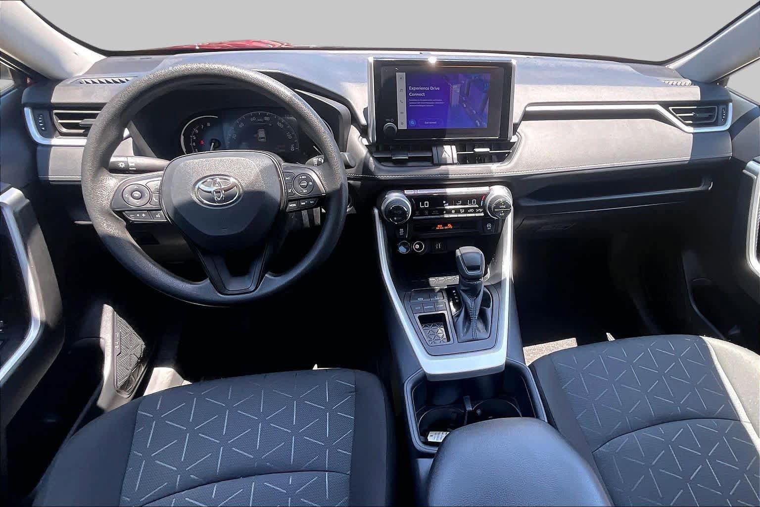Used 2025 Toyota RAV4 XLE FWD image 15